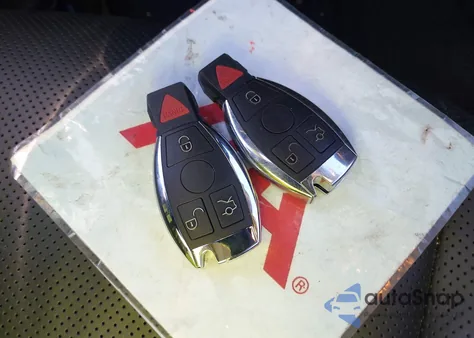 2011 Mercedes-Benz Cl 550 4Matic z USA, uszkodzony, nr VIN WDDEJ9EBXBA026867